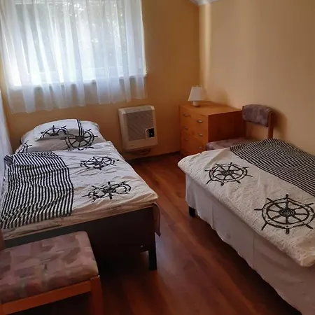 Tuja Vendeghaz Appartement *