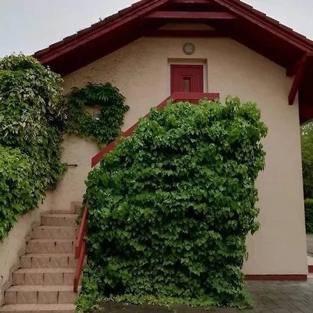 Appartement Tuja Vendeghaz *